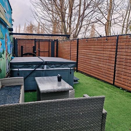 Handsworth The Ivy Garden Suite (Adults Only) מראה חיצוני תמונה