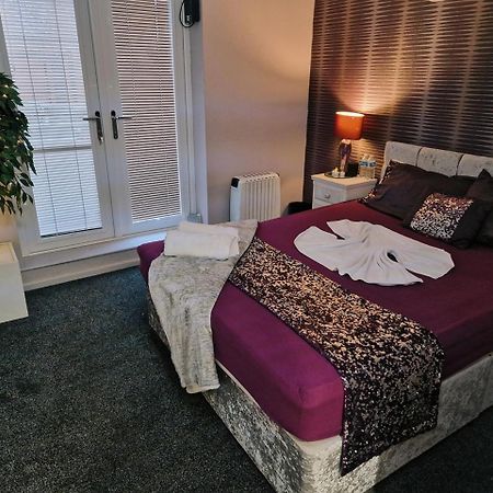 Handsworth The Ivy Garden Suite (Adults Only) מראה חיצוני תמונה