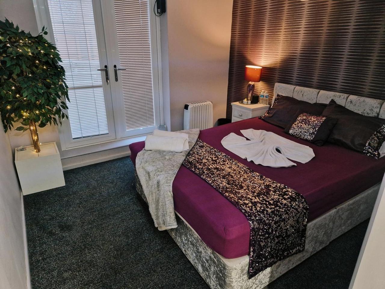 Handsworth The Ivy Garden Suite (Adults Only) מראה חיצוני תמונה